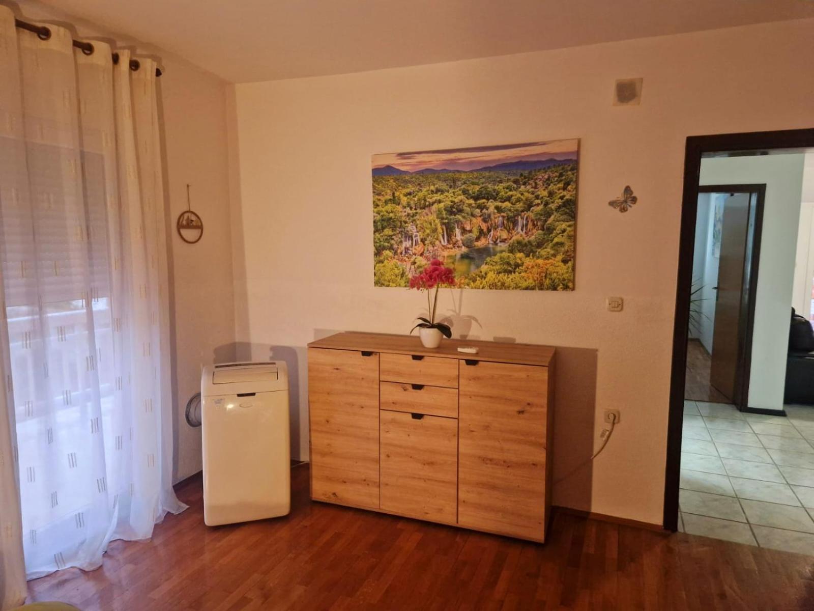 Apartman Deluxe ชาพลินา ภายนอก รูปภาพ