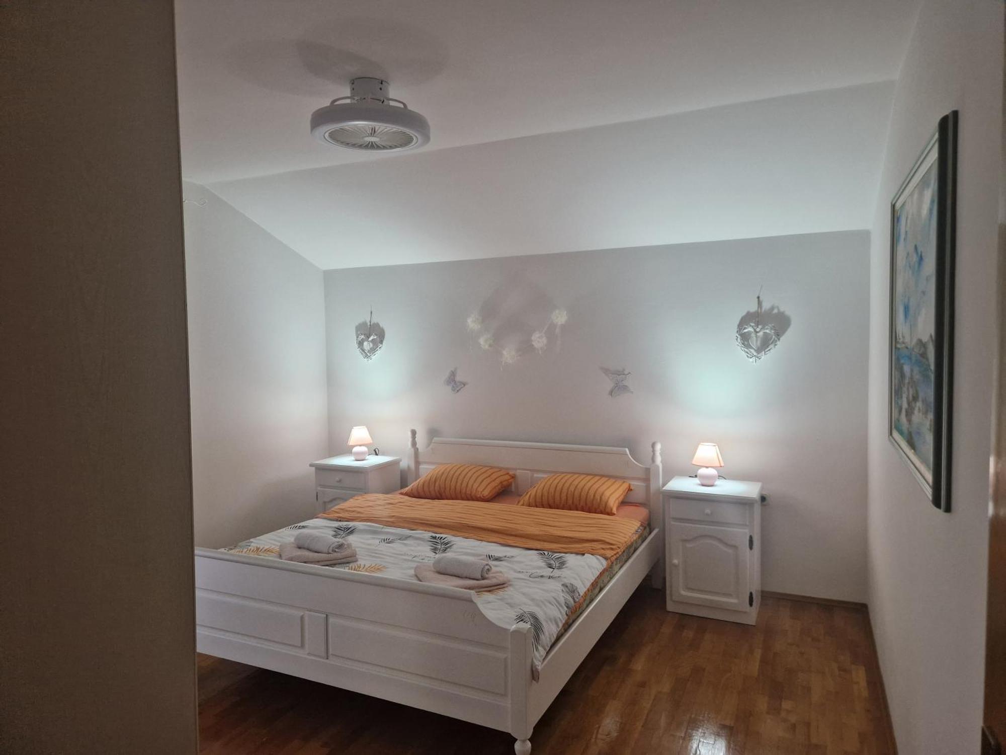 Apartman Deluxe ชาพลินา ภายนอก รูปภาพ