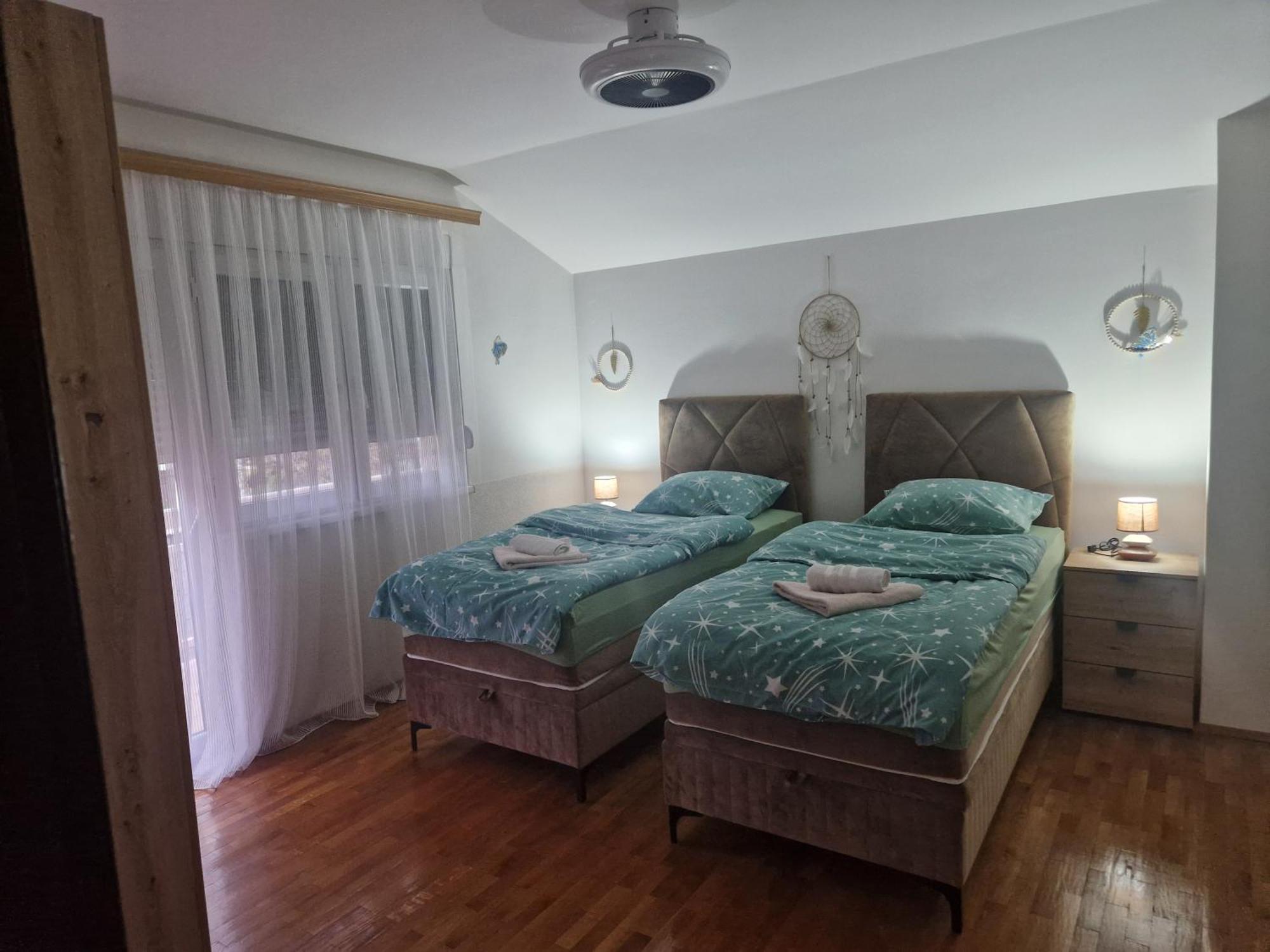 Apartman Deluxe ชาพลินา ภายนอก รูปภาพ